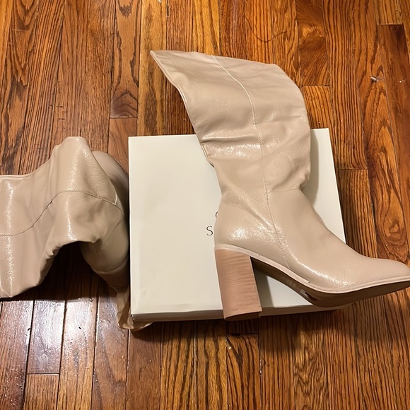 New in box oasis society Stephanie boot- 10 taupe - Picture 2 of 10